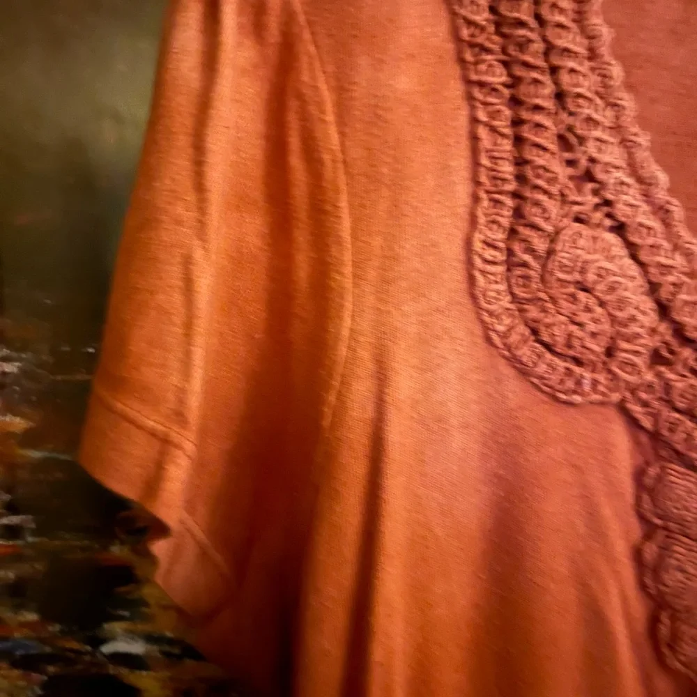 💎Embroidered Rust Top💎 - Picture 5 of 6